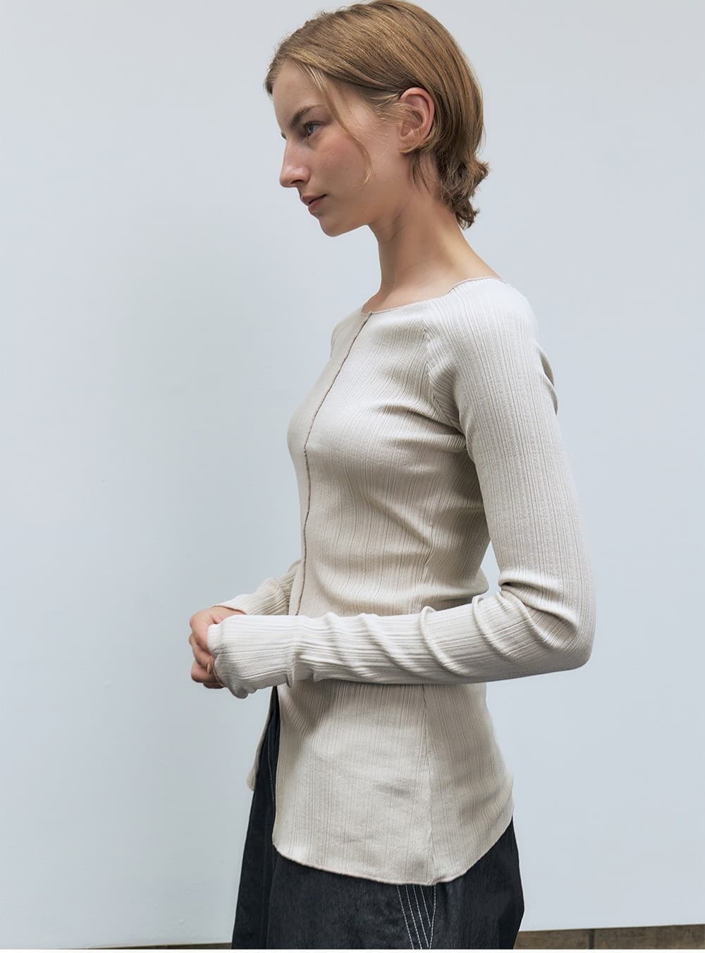 RTF PLEATED FRONT SLIT SLIM TOP_BEIGE — vue 11