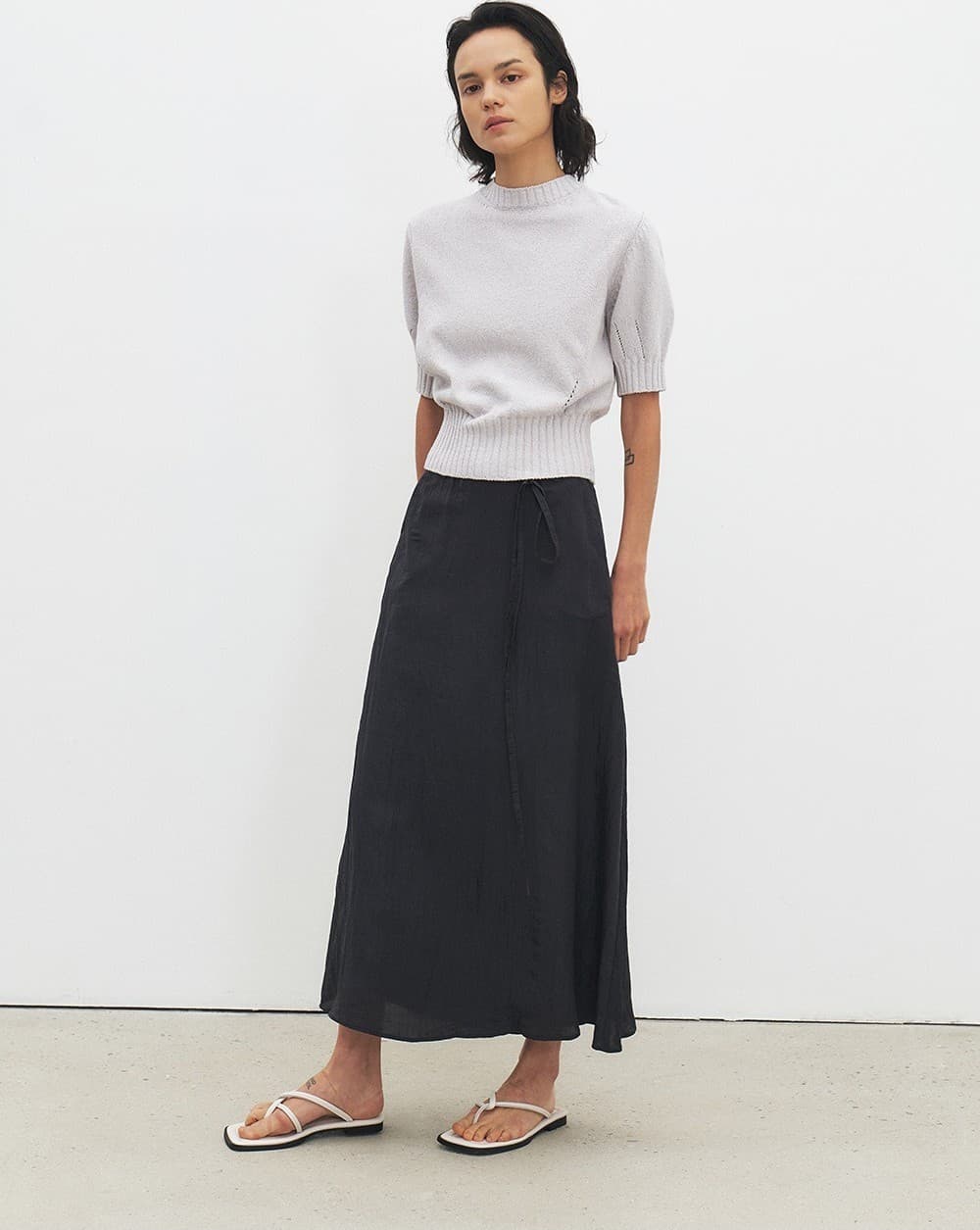 TFR CREASED SHEEN FLARE SKIRT_D-NAVY — vue 7