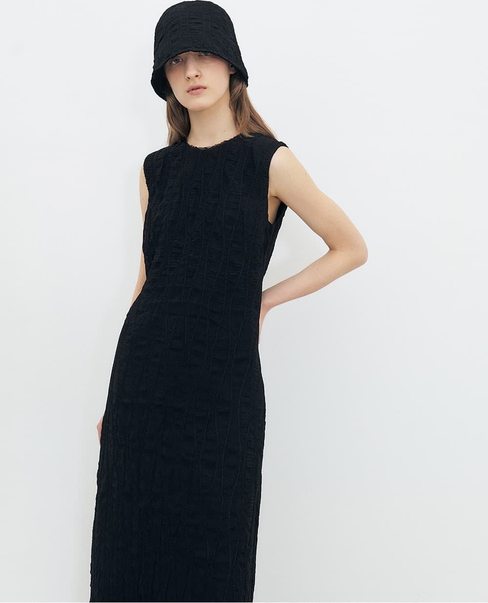 TFR SLEEVELESS NECK EDGE DRESS_BLACK — vue 10