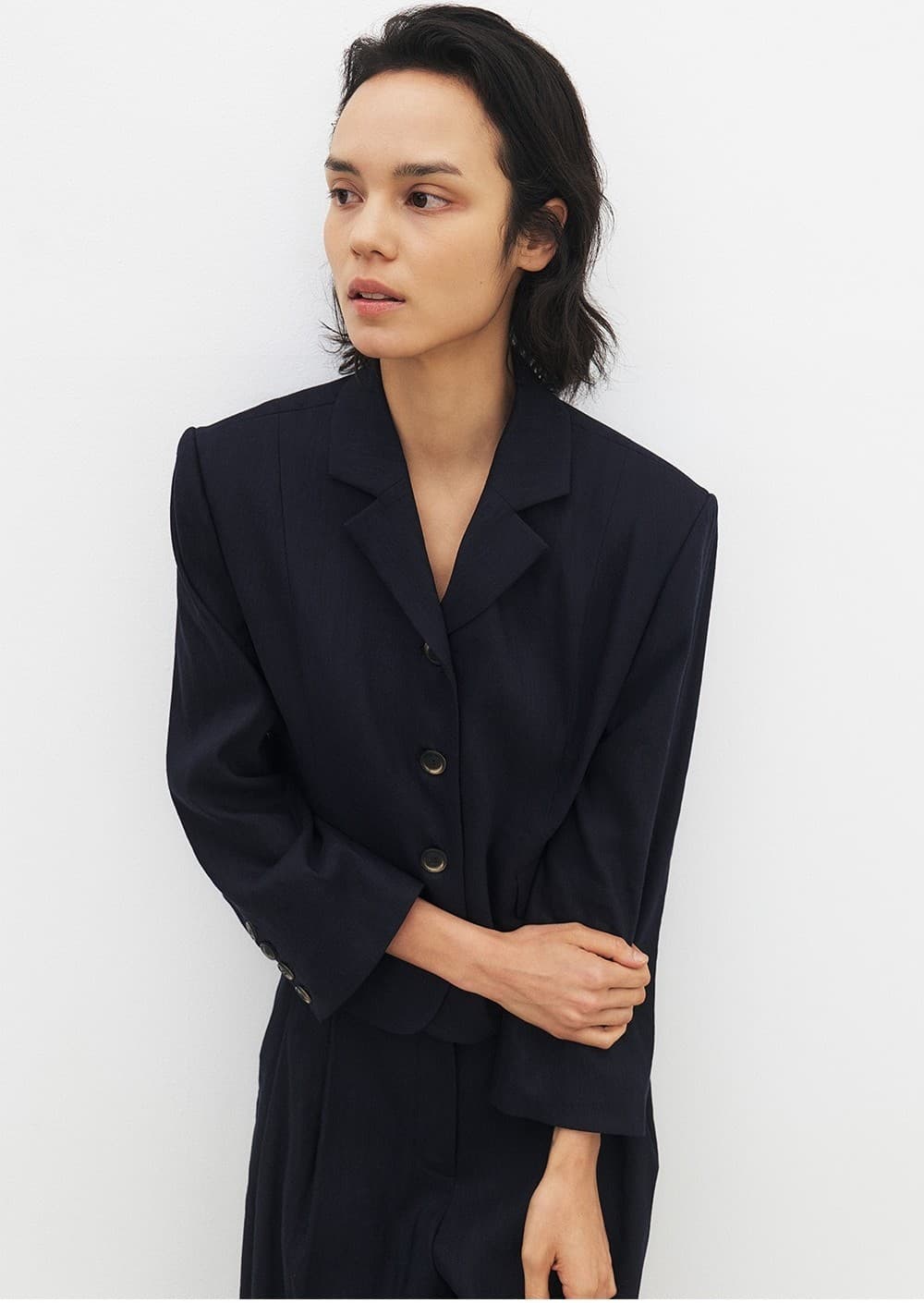TFR LINEN CROP BLAZER_NAVY — vue 6