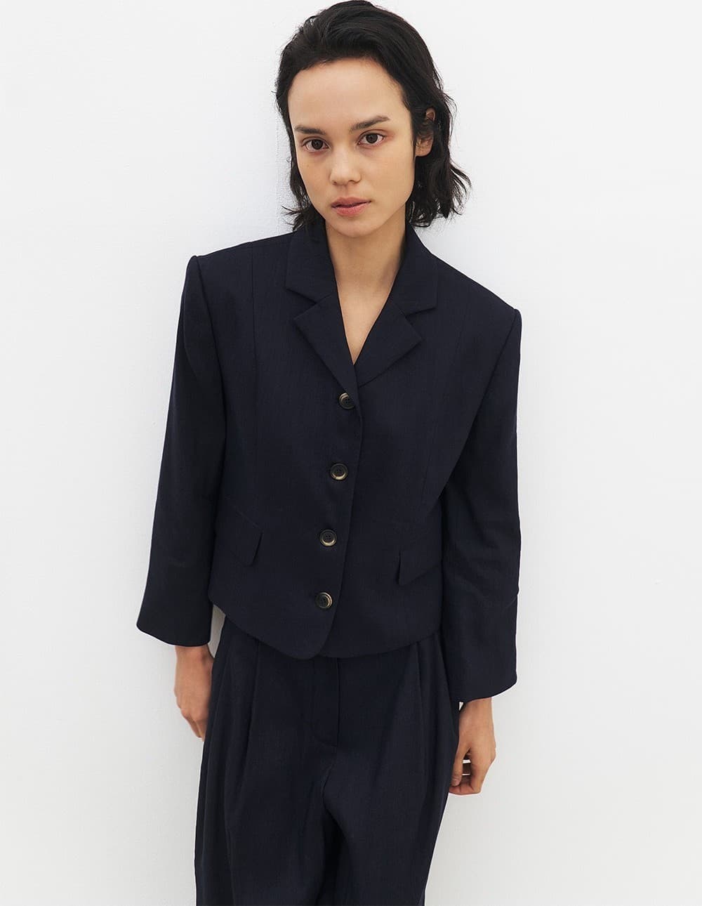 TFR LINEN CROP BLAZER_NAVY — vue 7