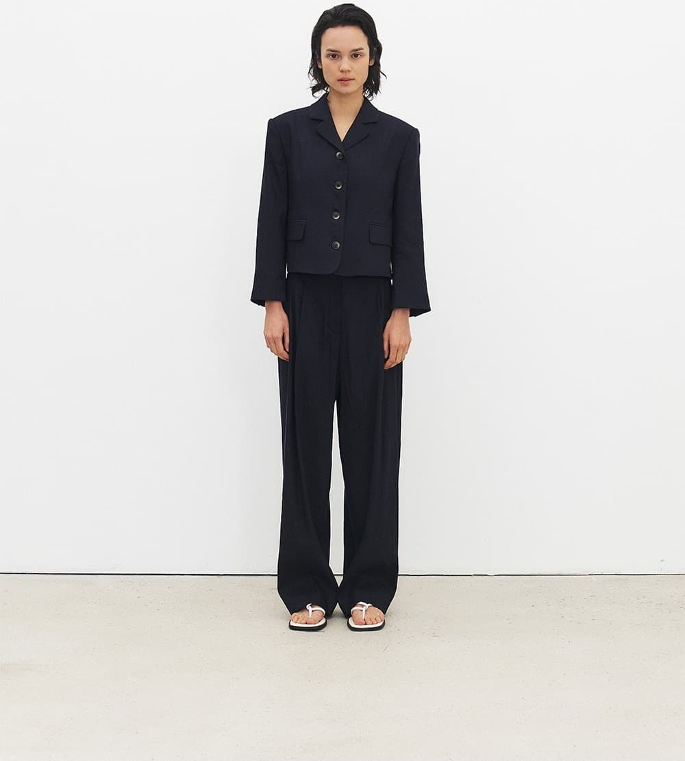 TFR LINEN CROP BLAZER_NAVY — vue 9