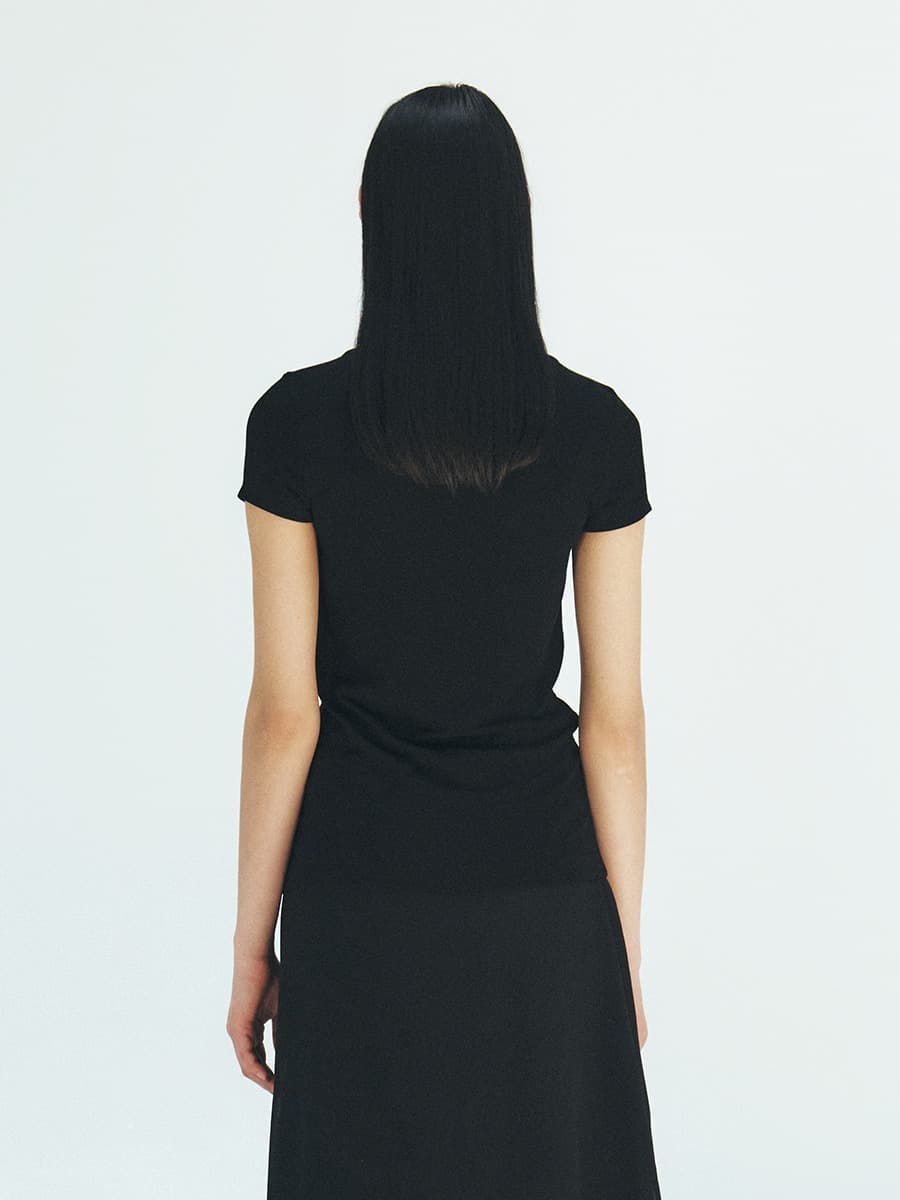 TFR BUTTON SLIM CARDIGAN TOP_BLACK — vue 3