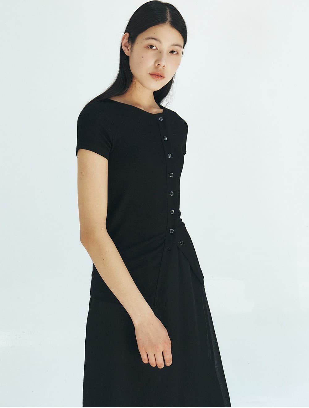 TFR BUTTON SLIM CARDIGAN TOP_BLACK — vue 10