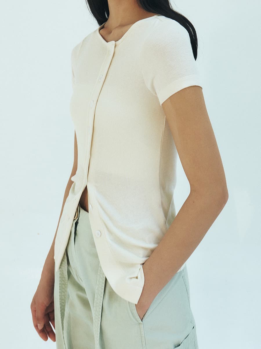 TFR BUTTON SLIM CARDIGAN TOP_CREAM — vue 4