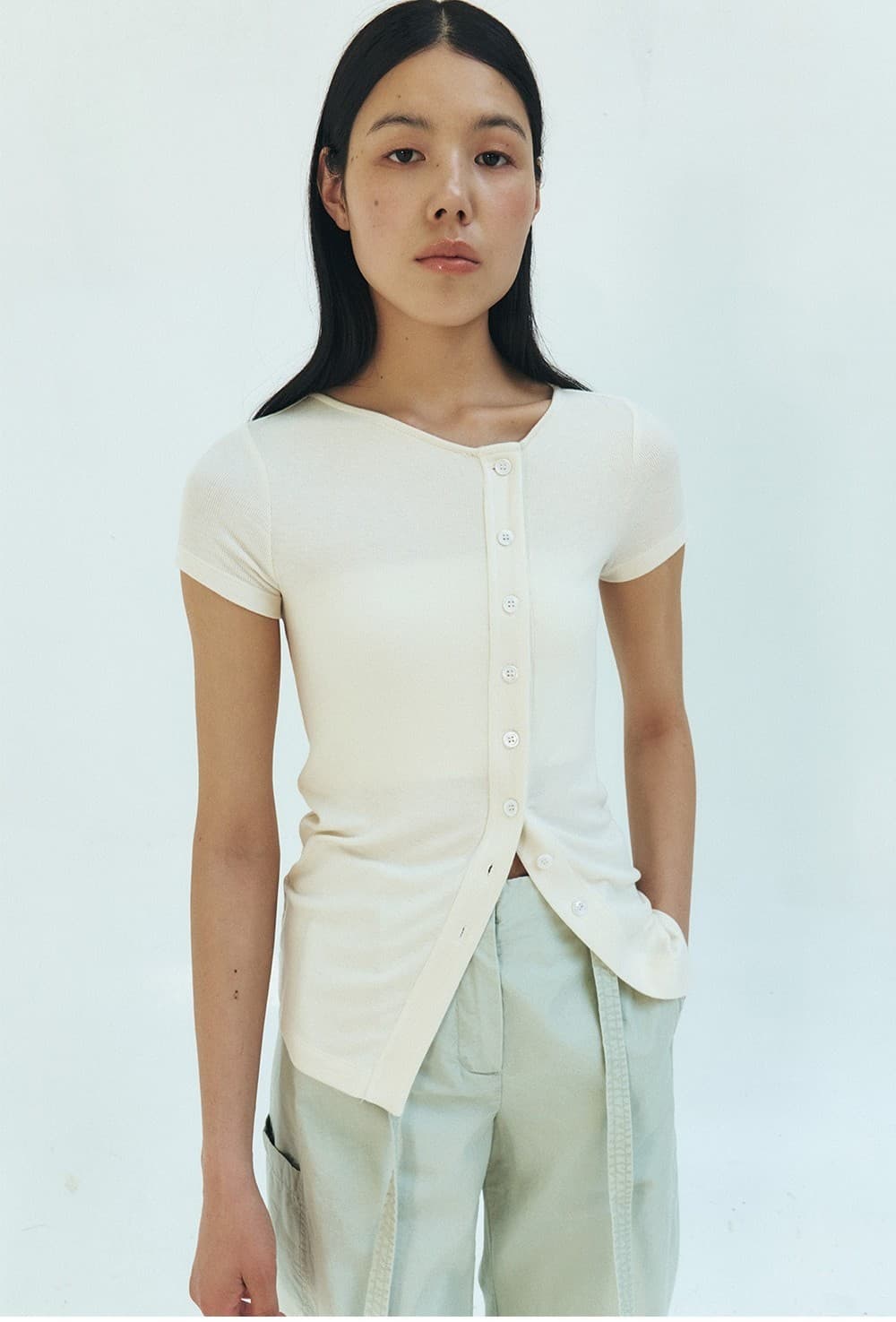 TFR BUTTON SLIM CARDIGAN TOP_CREAM — vue 10