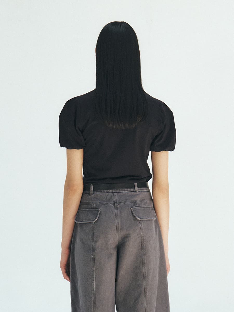 TFR SCOOP NECK PUFF SLEEVE TOP_BLACK — vue 3