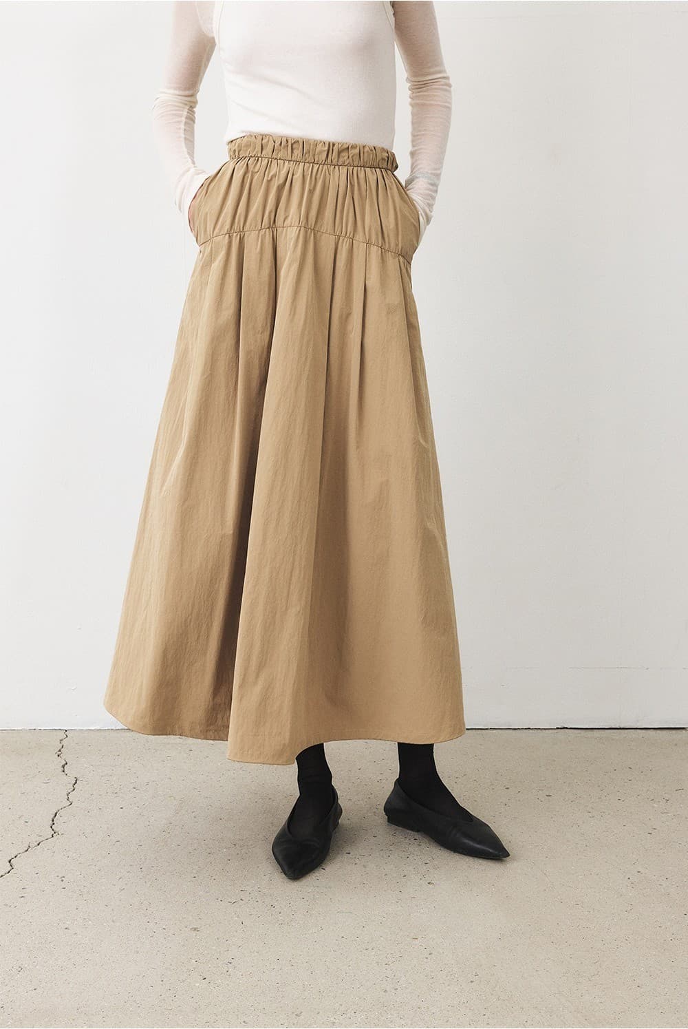 TFF SHIRRING FLARED SKIRT_BEIGE — vue 6
