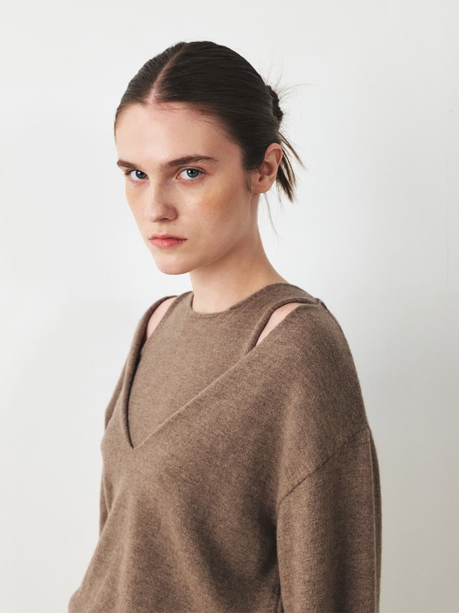 TFF DEEP V-NECK LAYERD KNIT TOP_L-BROWN — vue 2
