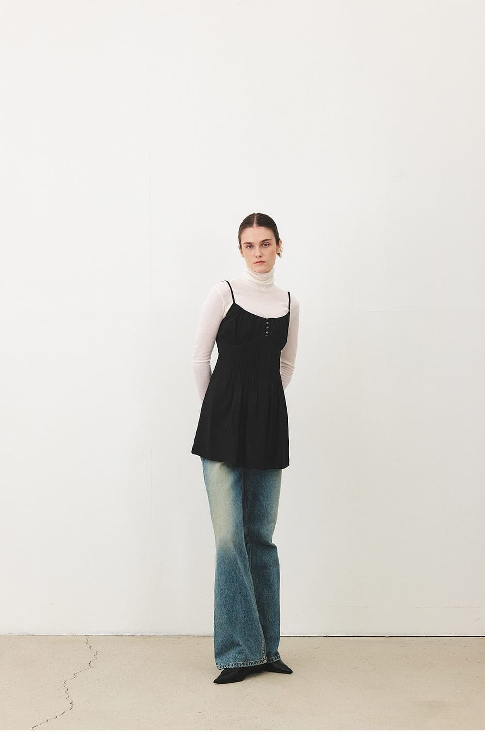 TFF PINTUCK SLEEVELESS SHORT DRESS_BLACK — vue 7