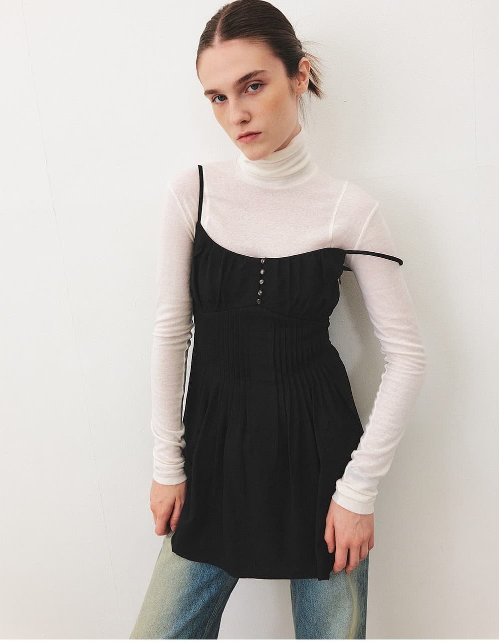 TFF PINTUCK SLEEVELESS SHORT DRESS_BLACK — vue 8