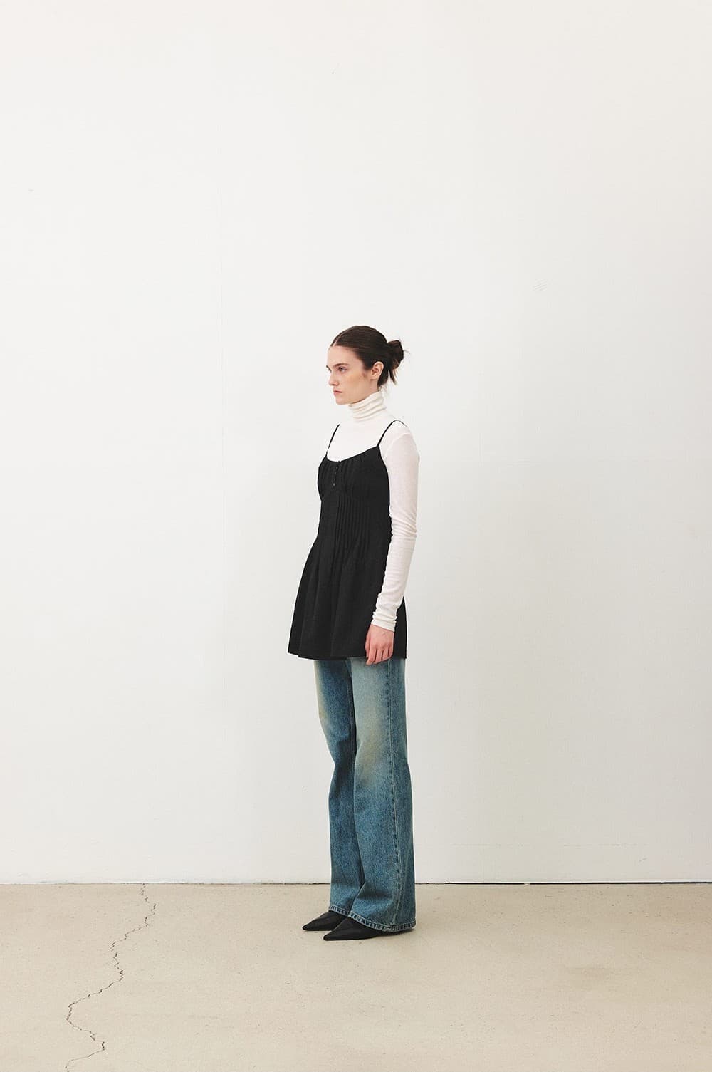 TFF PINTUCK SLEEVELESS SHORT DRESS_BLACK — vue 10