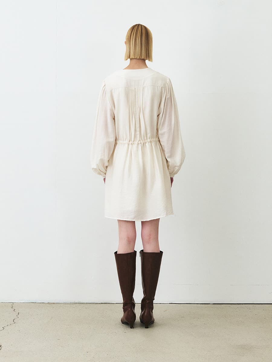 TFF ROUND NECK PINTUCK MIDI DRESS_IVORY — vue 3