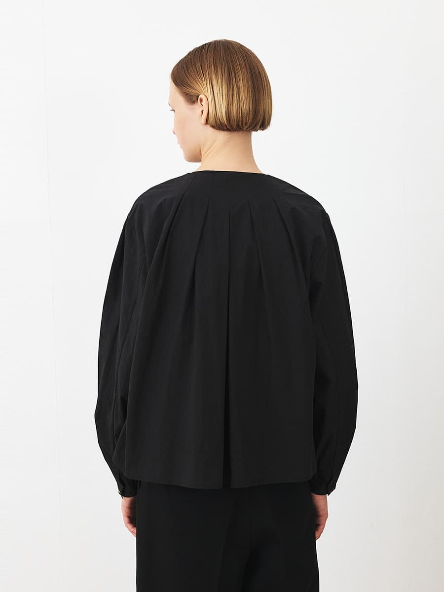 TFF ROUND NECK TUCK BLOUSE_BLACK — vue 4