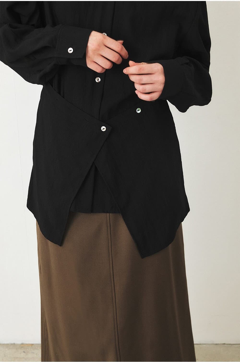 TFF WRAP LAYERED SHIRT_BLACK — vue 9