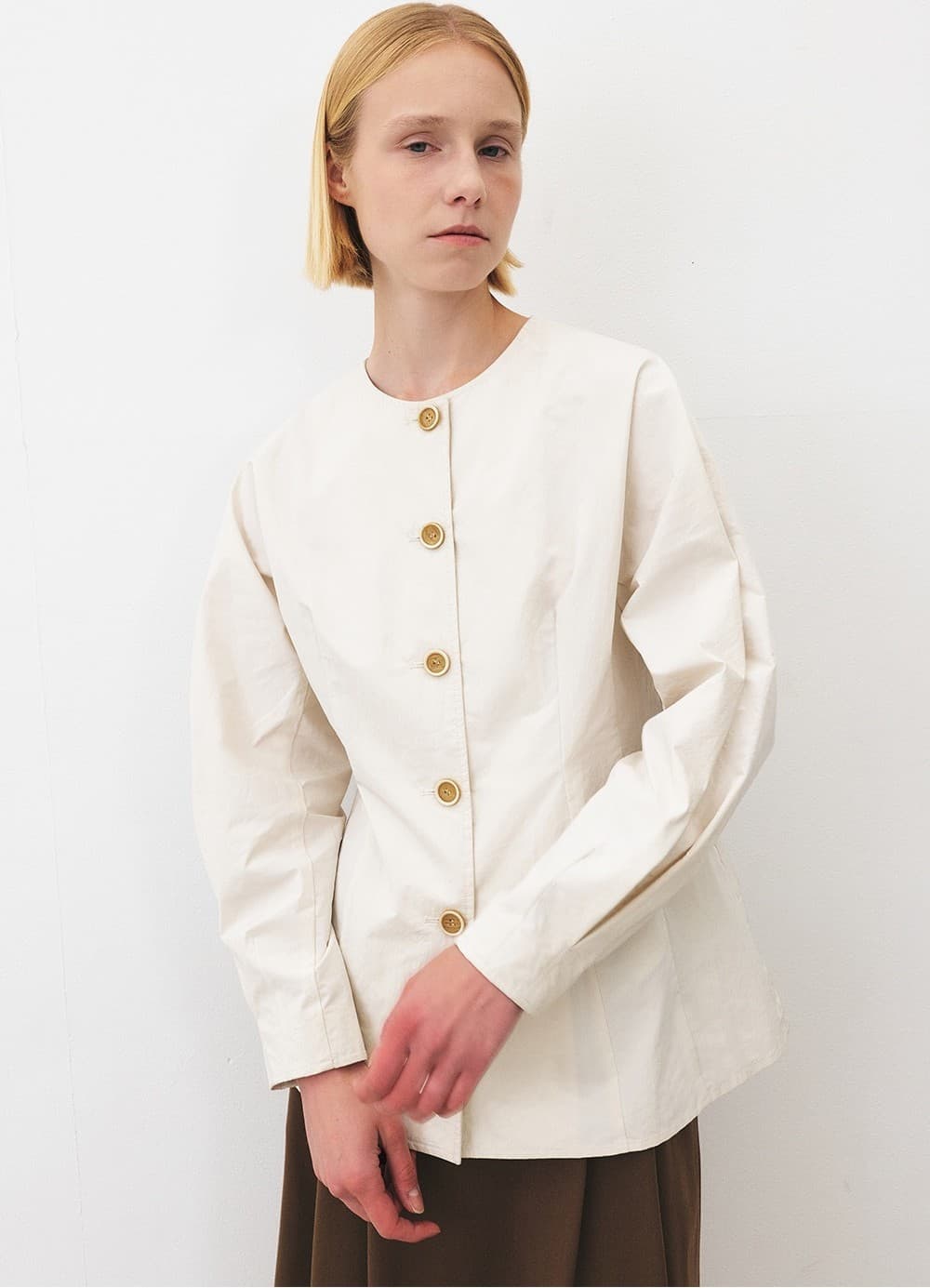 TFF ROUND NECK LINE BLOUSE_CREAM BEIGE — vue 5