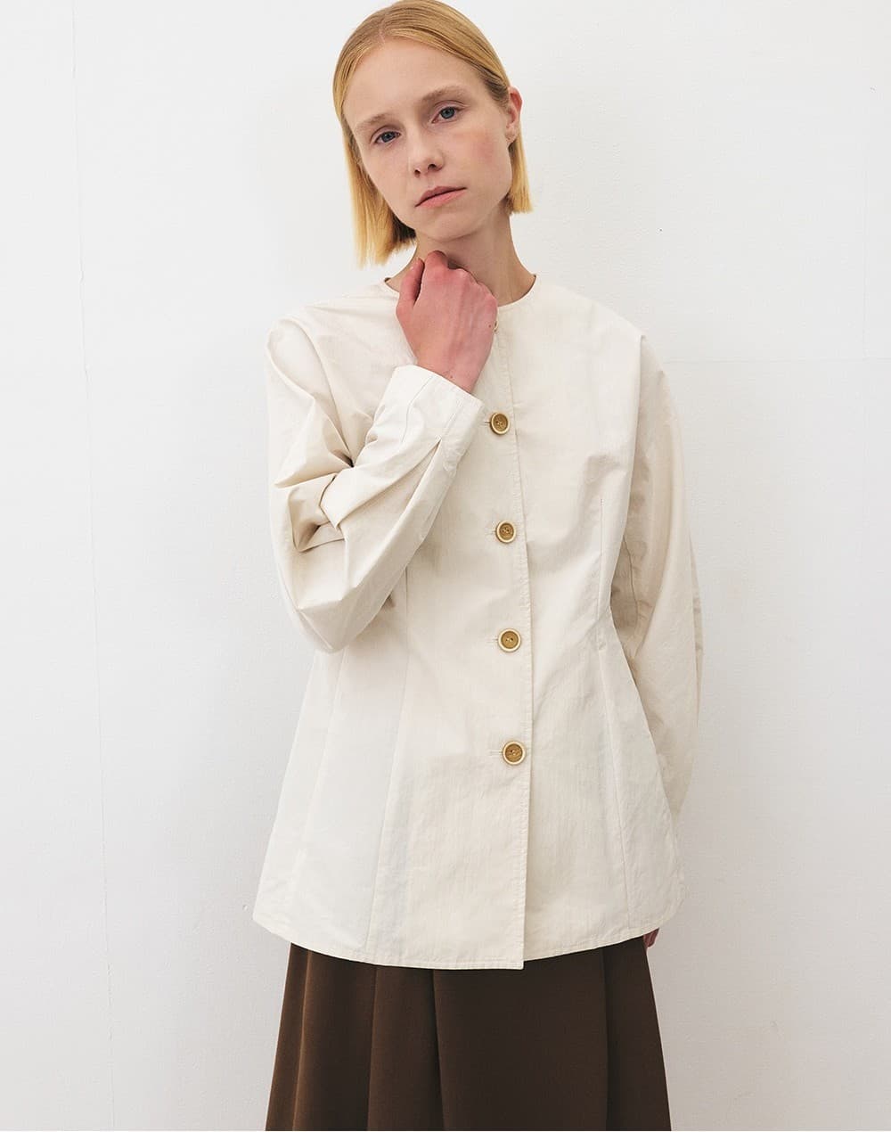 TFF ROUND NECK LINE BLOUSE_CREAM BEIGE — vue 10