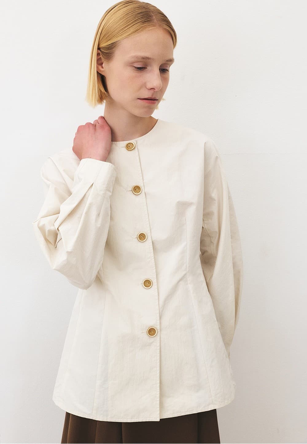 TFF ROUND NECK LINE BLOUSE_CREAM BEIGE — vue 11