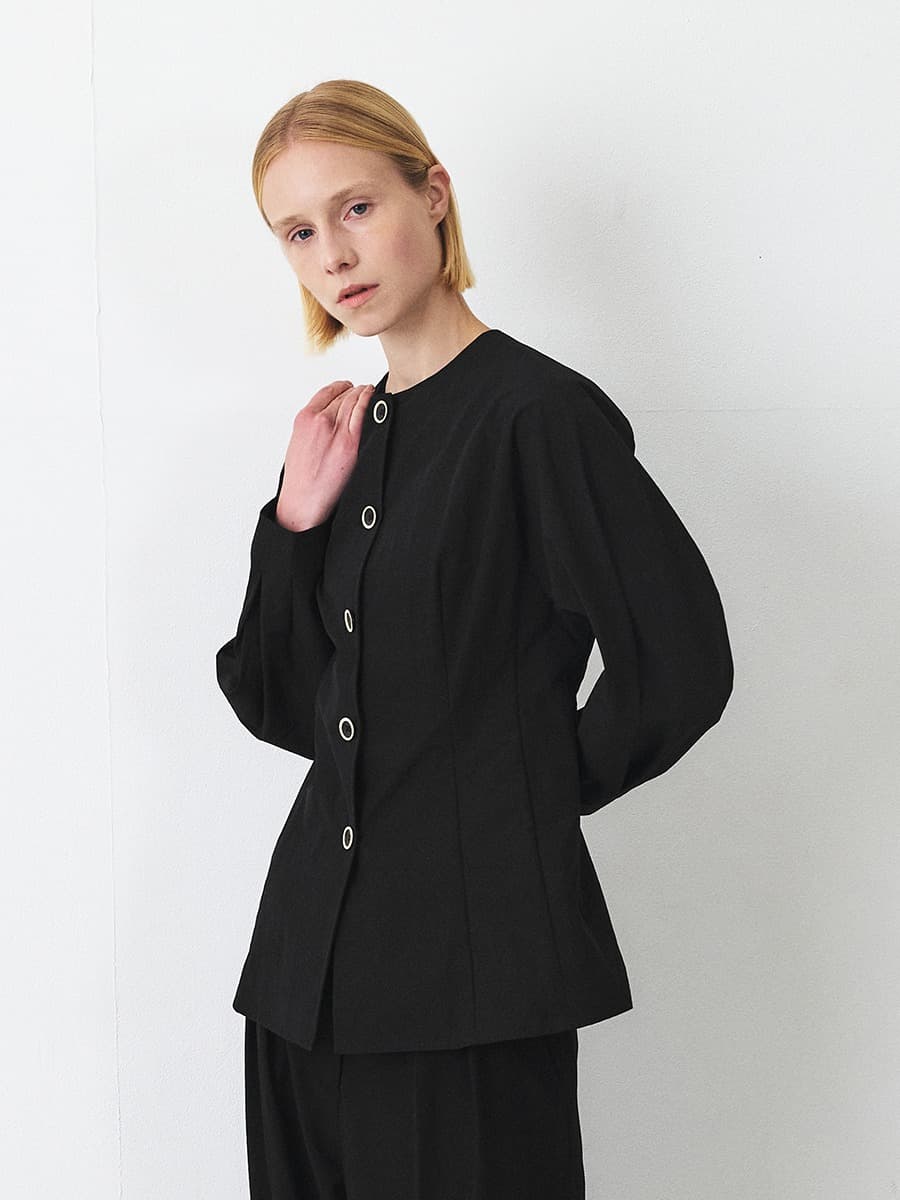 TFF ROUND NECK LINE BLOUSE_BLACK — vue 3