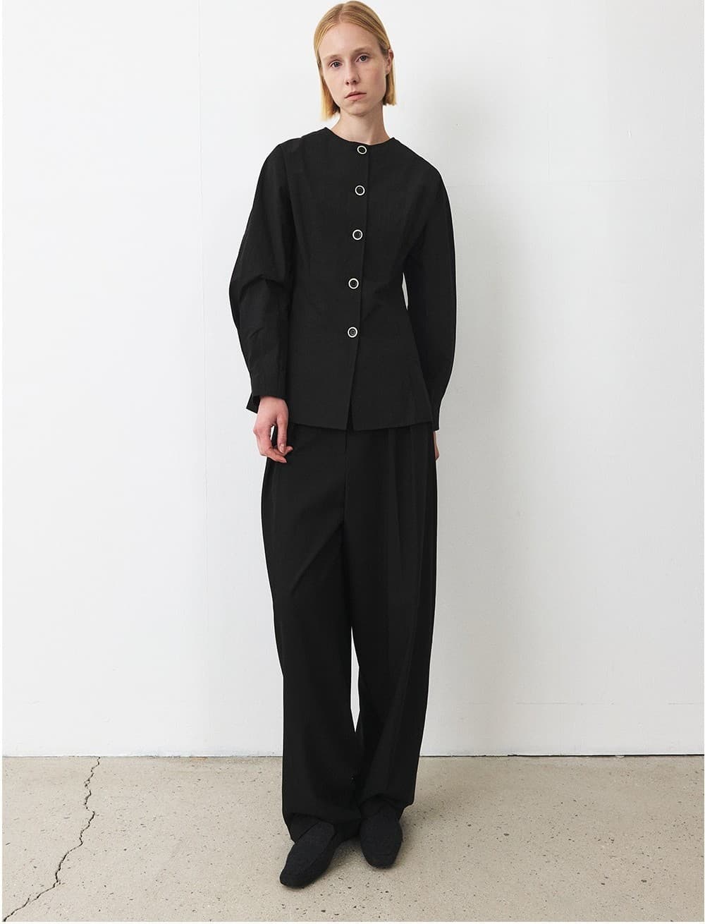 TFF ROUND NECK LINE BLOUSE_BLACK — vue 9
