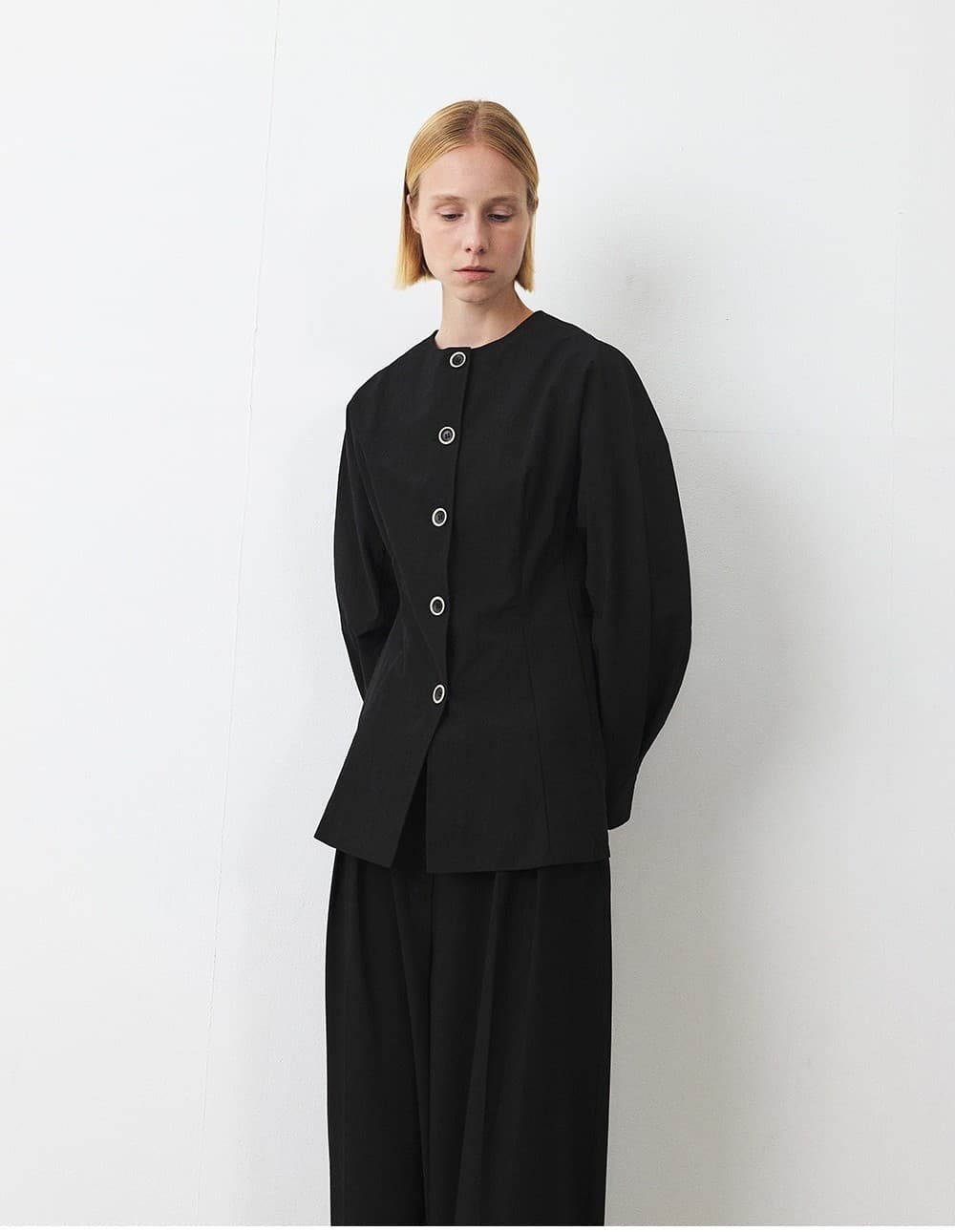 TFF ROUND NECK LINE BLOUSE_BLACK — vue 10