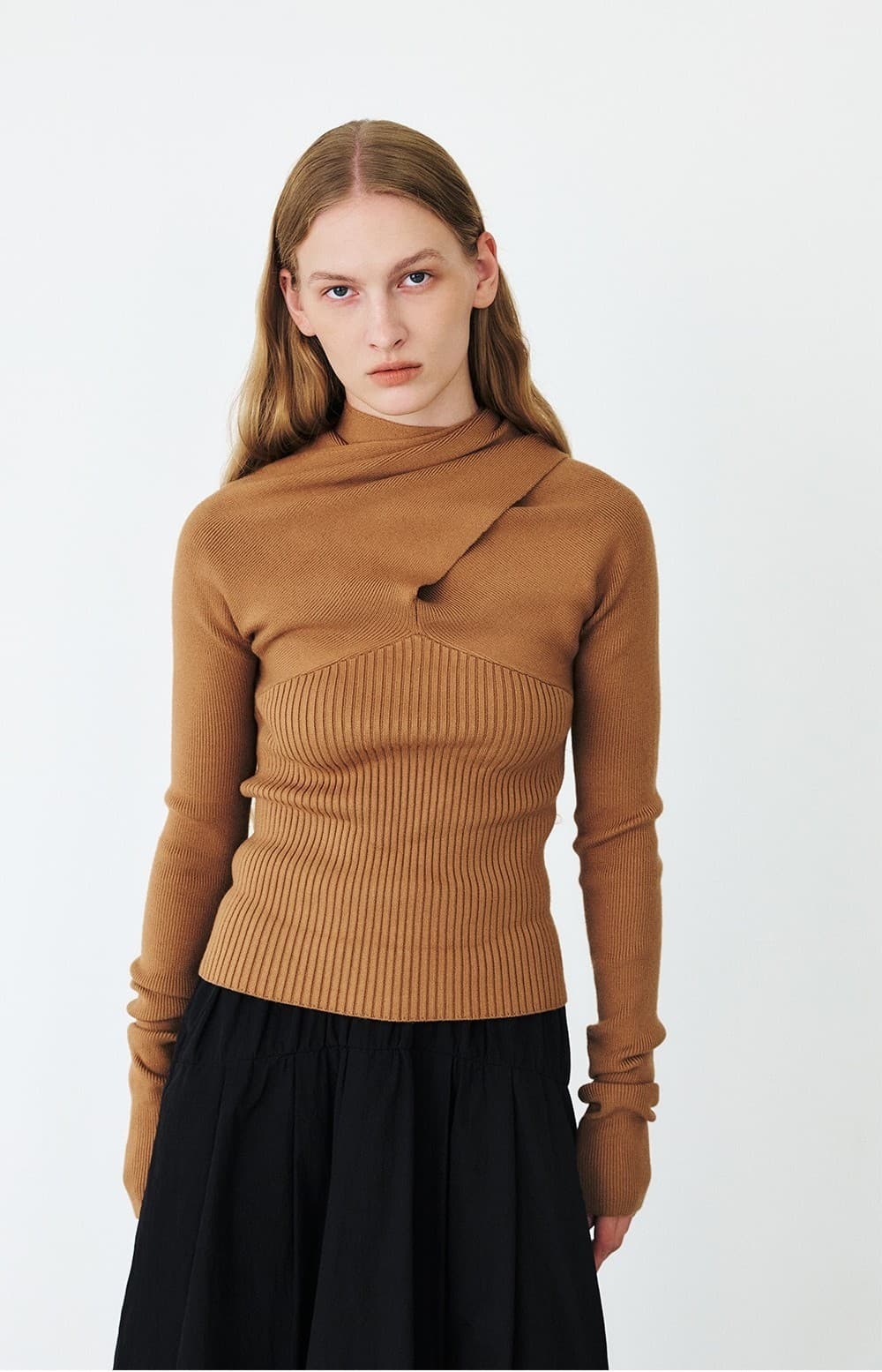 TFF DRAPED MUFFLER KNIT TOP_CAMEL — vue 10