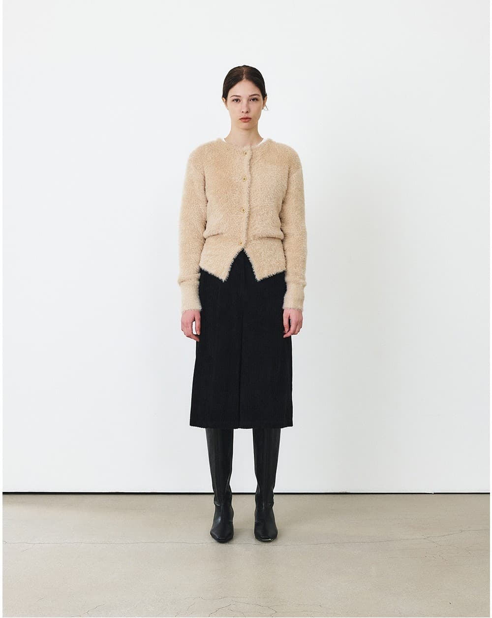 TFF FLUFFY ROUND NECK KNIT CARDIGAN_BEIGE — vue 6