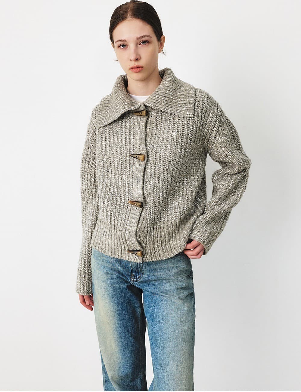 TFF TOGGLE BUTTON BOUCLE KNIT CARDIGAN_KHAKI — vue 5