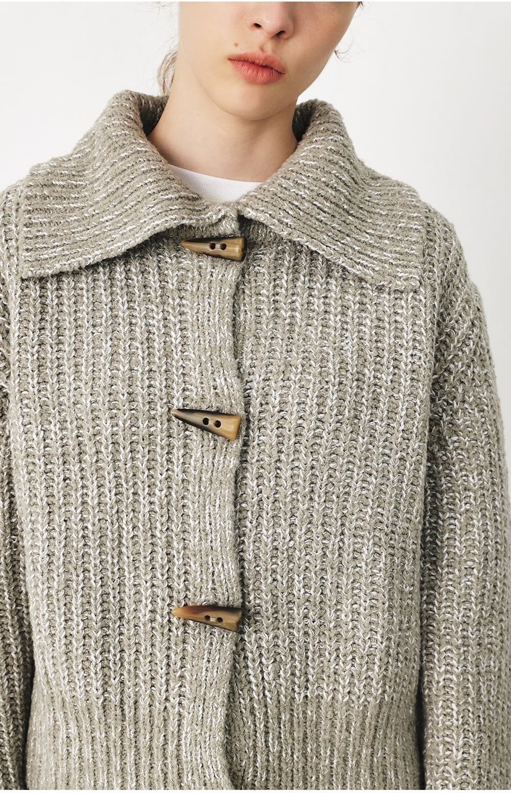 TFF TOGGLE BUTTON BOUCLE KNIT CARDIGAN_KHAKI — vue 11