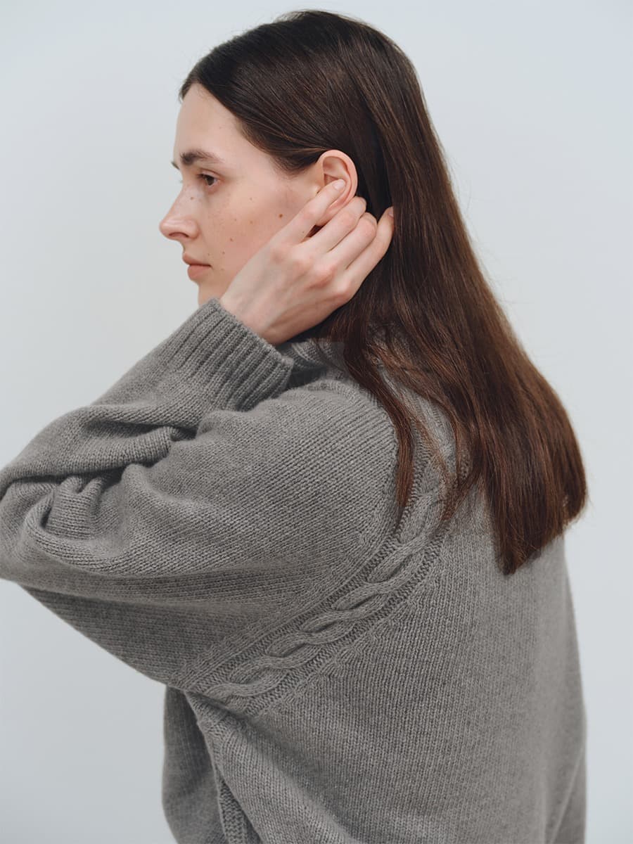 TFW RACCOON CABLE WHOLEGARMENT KNIT TURTLENECK TOP_GREY — vue 4