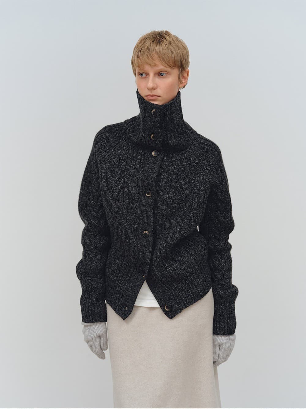 TFW WOOL TURTLENECK CABLE CARDIGAN_CHARCOAL — vue 5