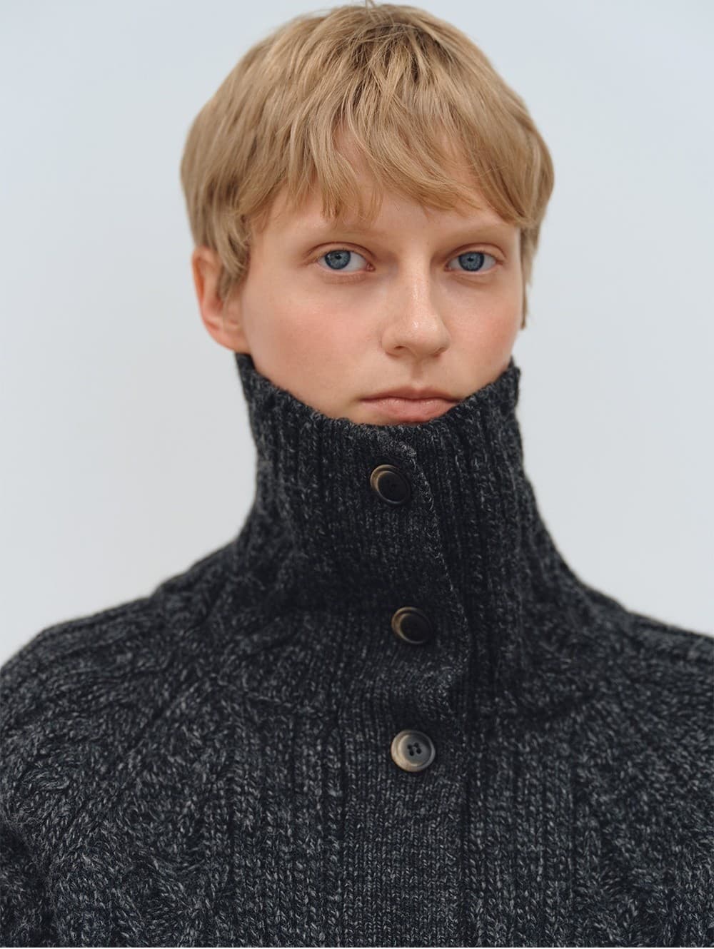 TFW WOOL TURTLENECK CABLE CARDIGAN_CHARCOAL — vue 7