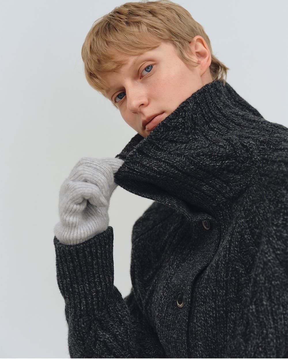 TFW WOOL TURTLENECK CABLE CARDIGAN_CHARCOAL — vue 8