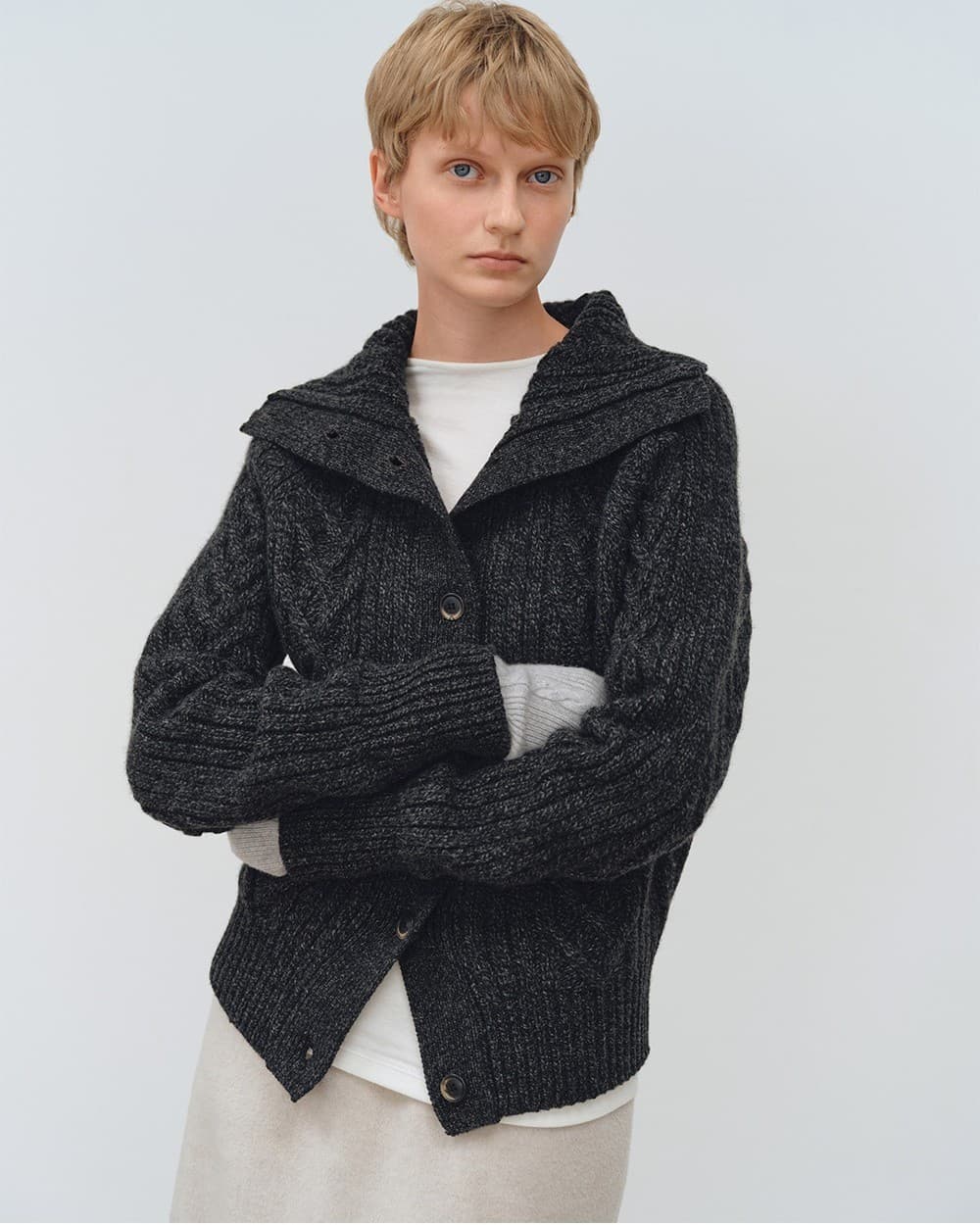 TFW WOOL TURTLENECK CABLE CARDIGAN_CHARCOAL — vue 10
