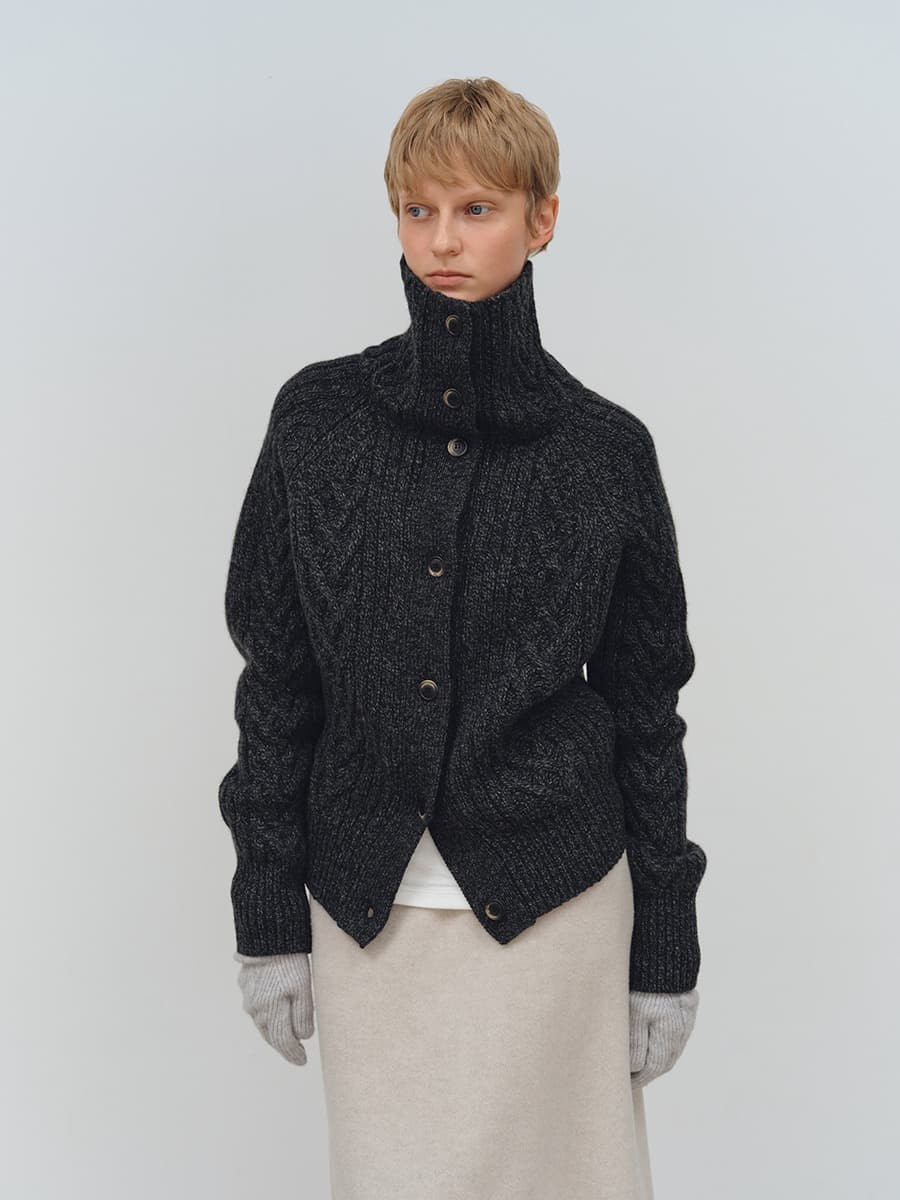 TFW WOOL TURTLENECK CABLE CARDIGAN_CHARCOAL — vue 1
