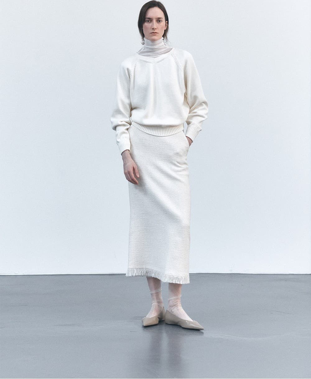 TVS TWISTED V-NECK KNIT TOP_IVORY — vue 6