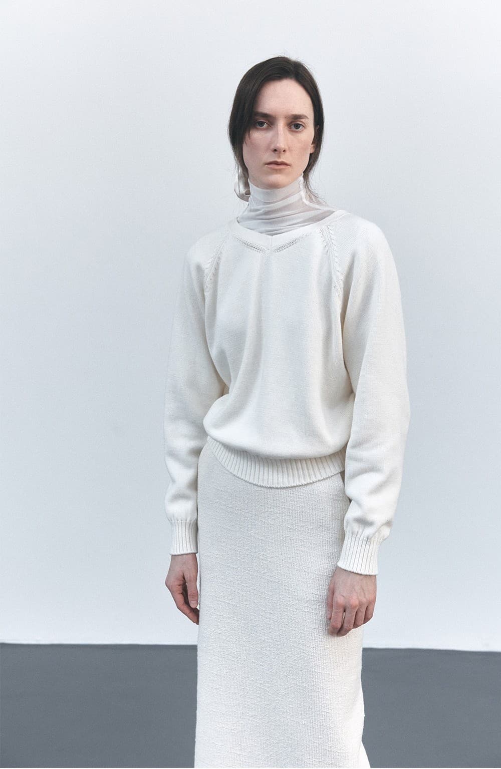 TVS TWISTED V-NECK KNIT TOP_IVORY — vue 7