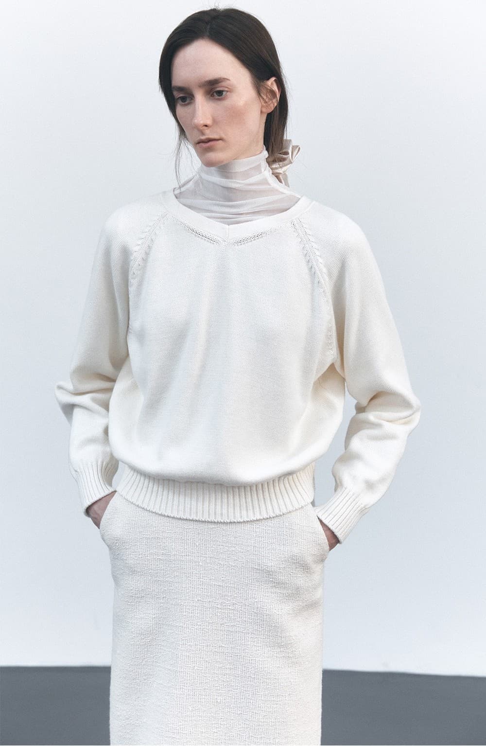 TVS TWISTED V-NECK KNIT TOP_IVORY — vue 9