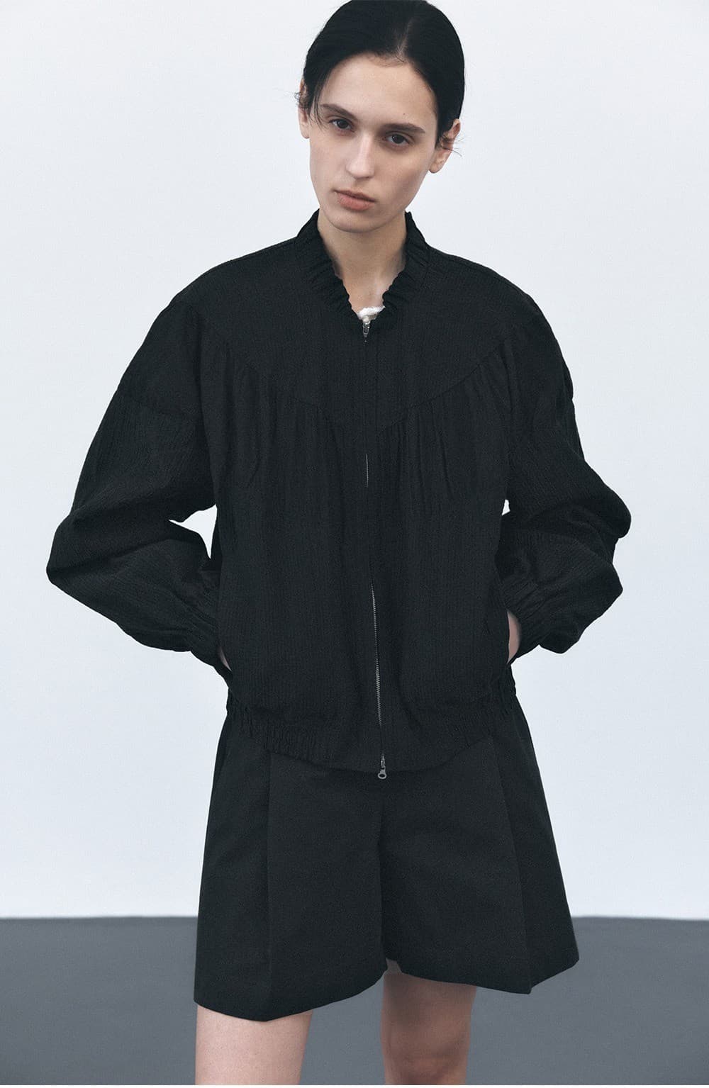 TVS SHIRRING BOMBER JUMPER_BLACK — vue 5