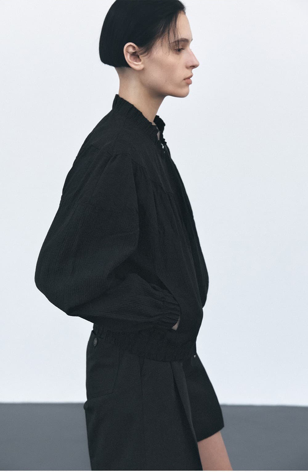 TVS SHIRRING BOMBER JUMPER_BLACK — vue 6
