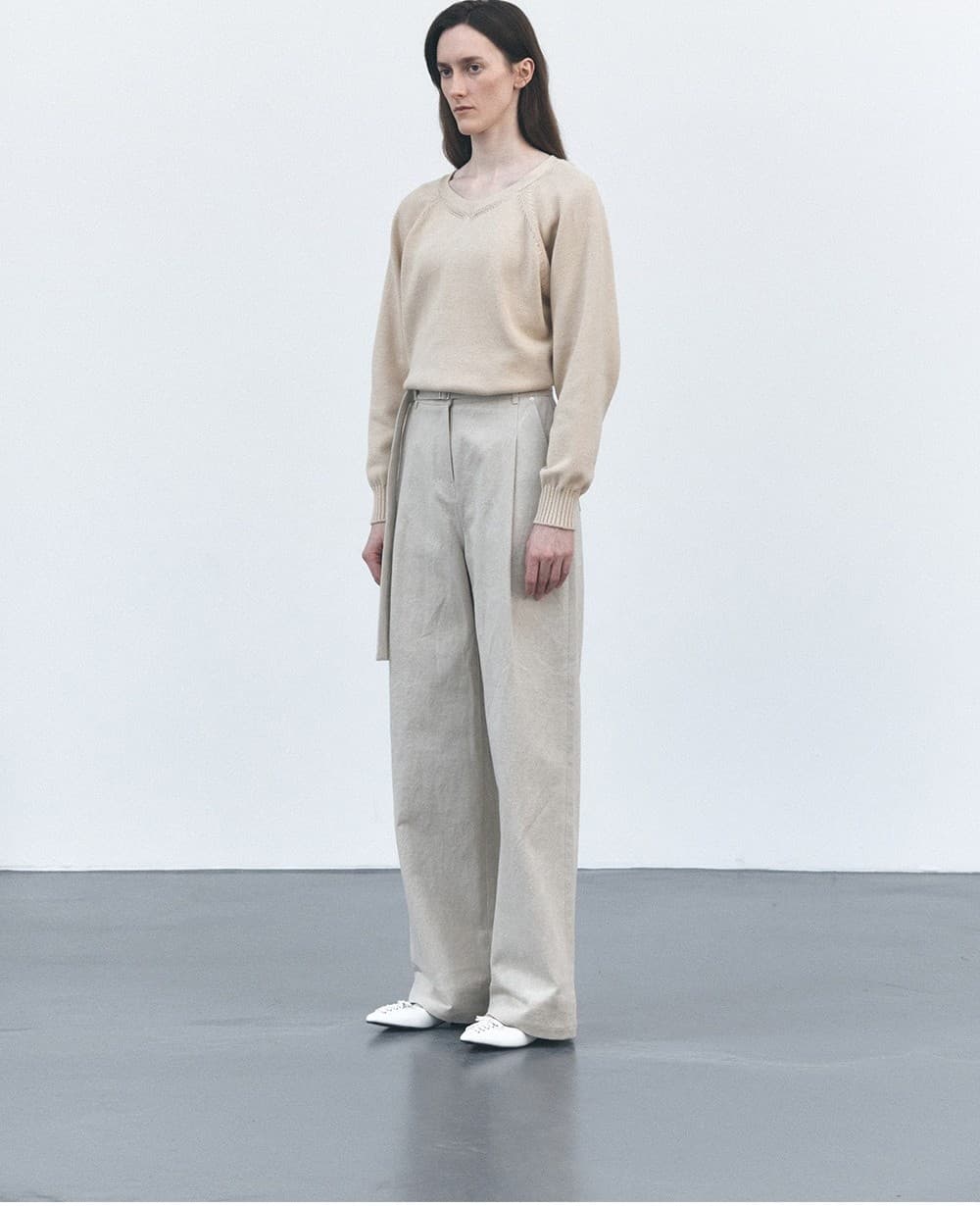 TVS BELTED ONE TUCK WIDE TROUSERS_BEIGE — vue 8