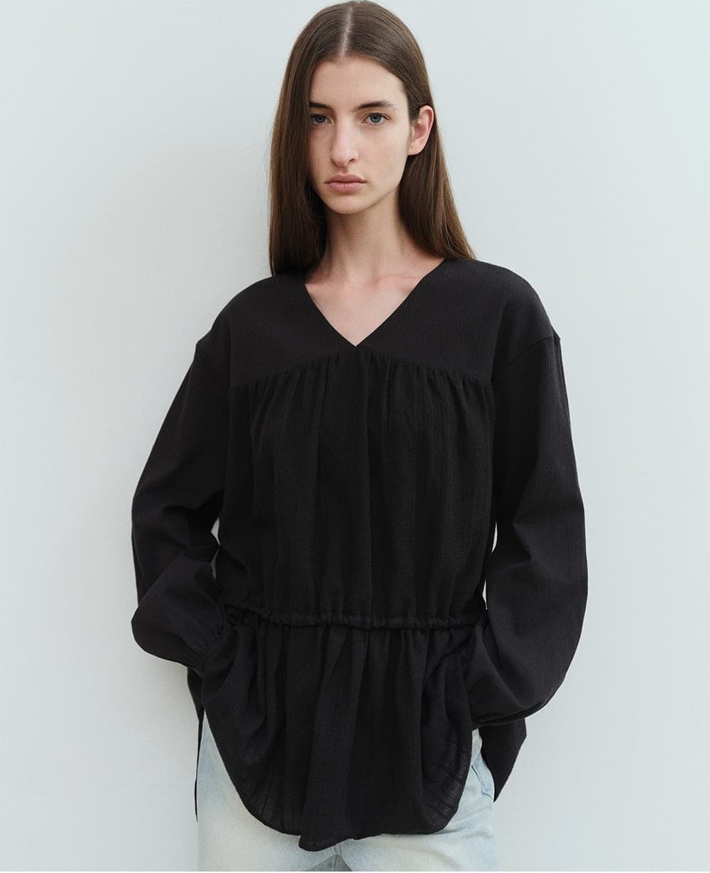 TVS SHIRRING V-NECK BLOUSE_BLACK — vue 5