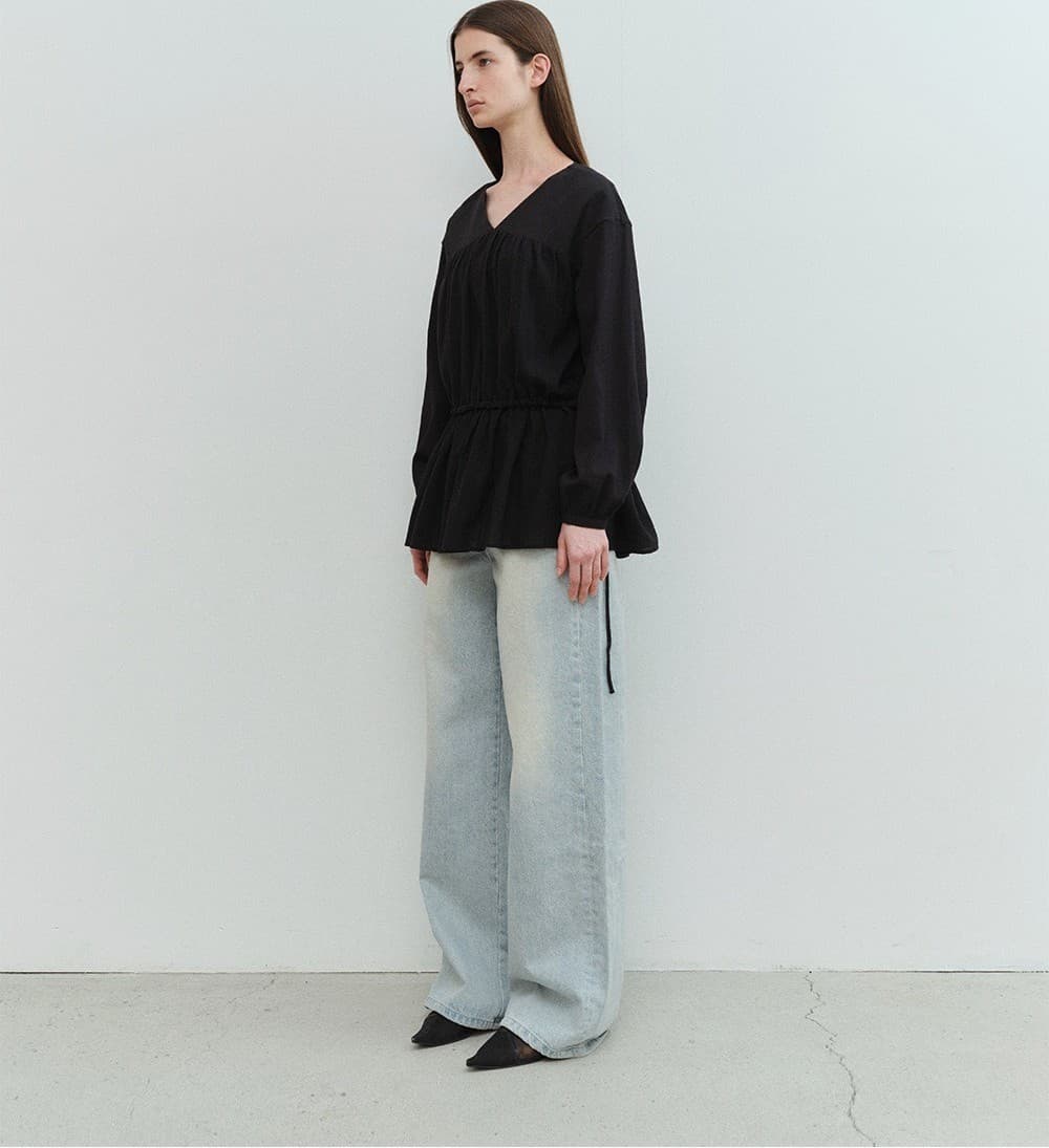 TVS SHIRRING V-NECK BLOUSE_BLACK — vue 10