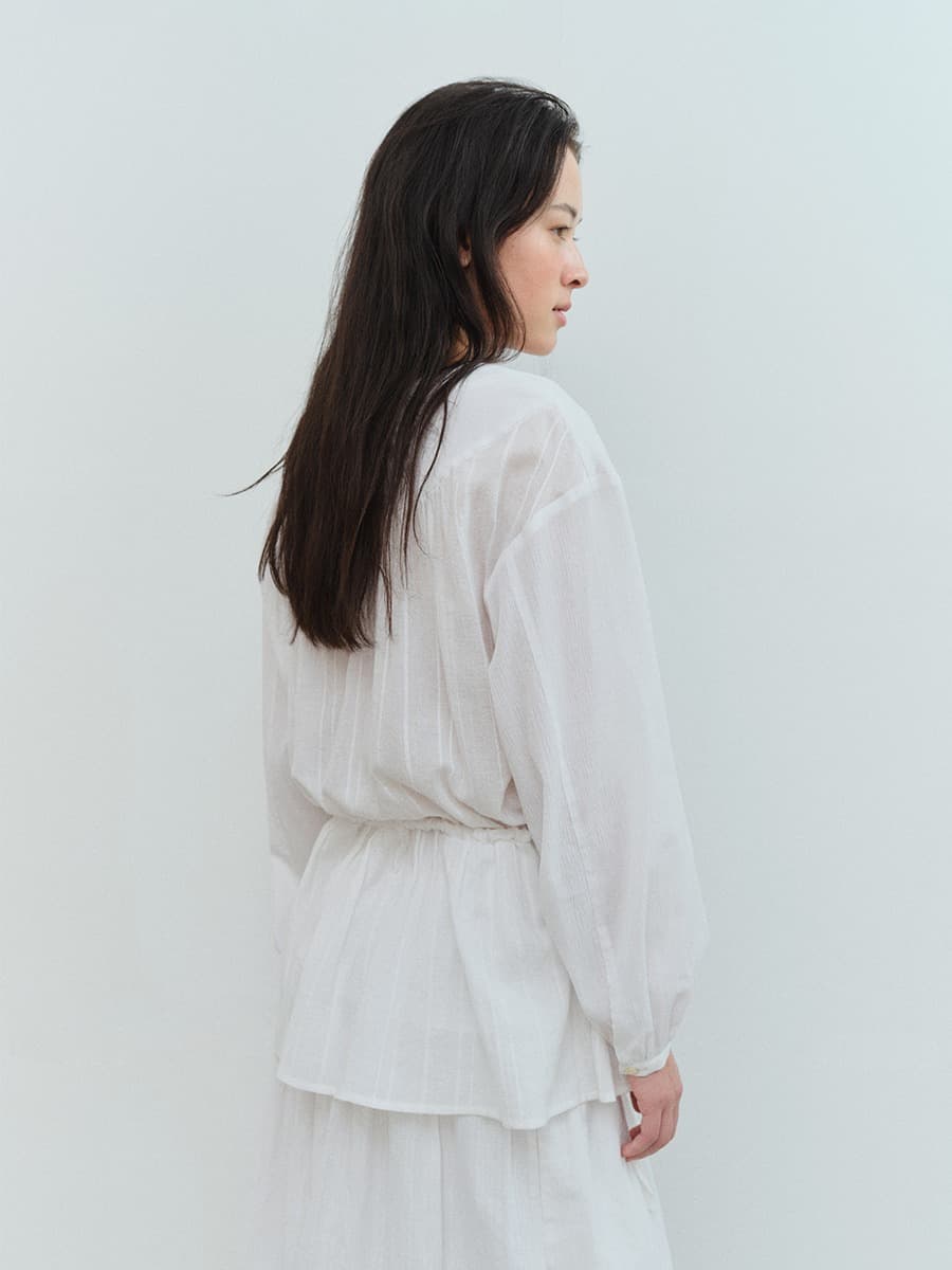 TVS SHIRRING V-NECK BLOUSE_WHITE — vue 4