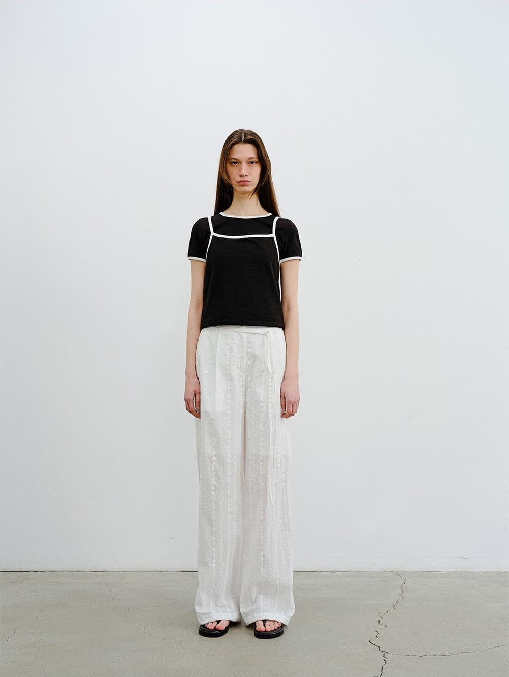 TVR EMBROIDERY ONE TUCK PANTS_WHITE — vue 5