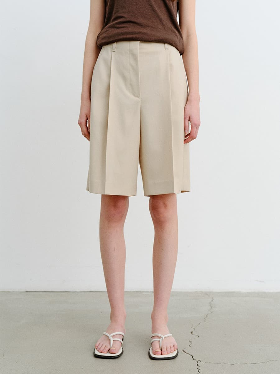 TVR WOOL ONE TUCK SHORTS PANTS_BEIGE — vue 2