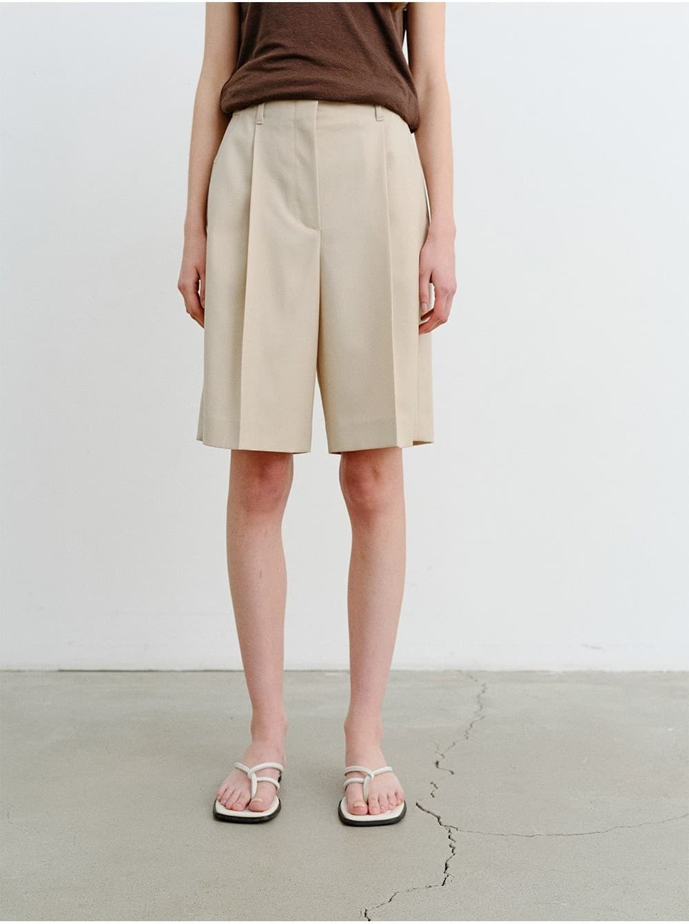 TVR WOOL ONE TUCK SHORTS PANTS_BEIGE — vue 11