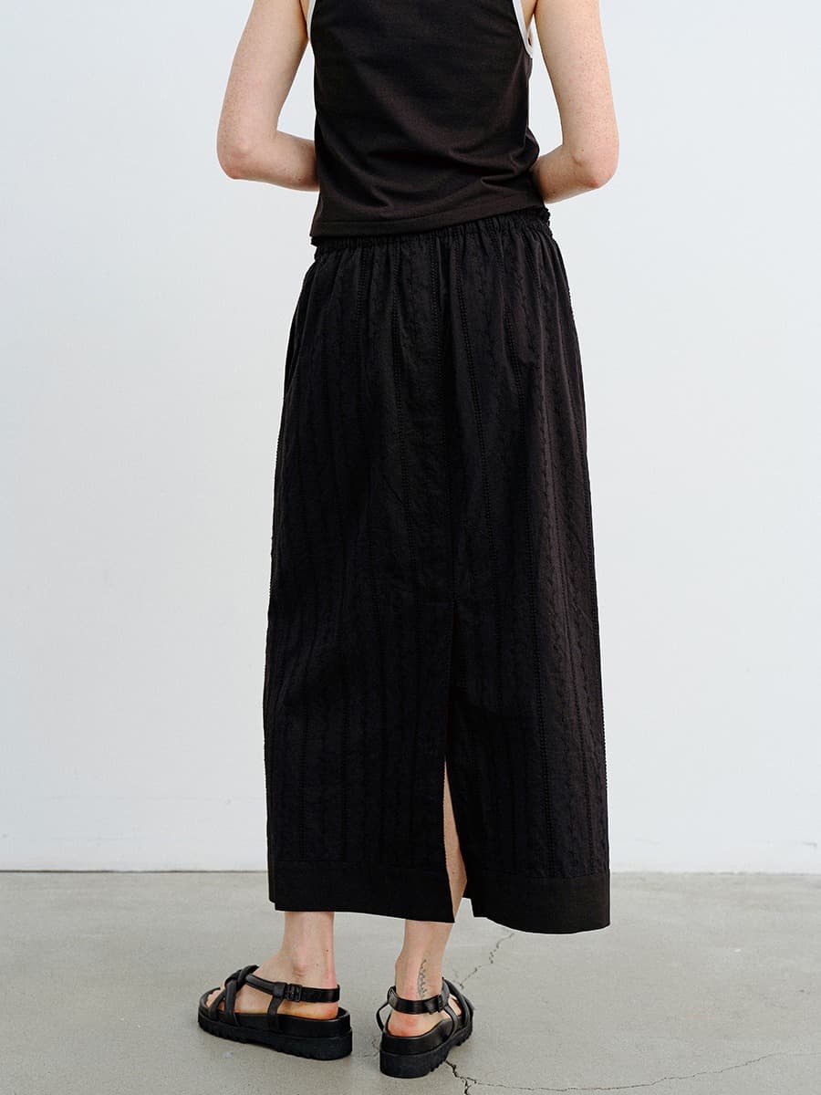 TVR EMBROIDERY BANDING SKIRT_BLACK — vue 3