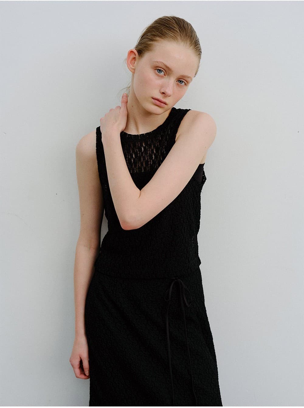 TVR LACE SLEEVELESS TOP_BLACK — vue 9