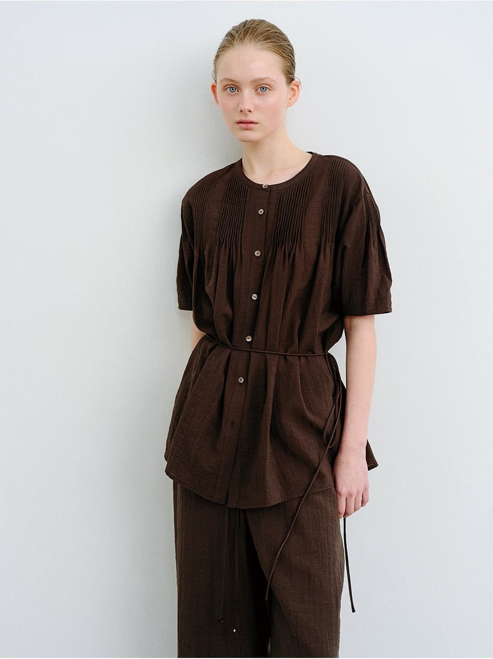 TVR PIN-TUCK LINEN BLOUSE_D-BROWN — vue 11